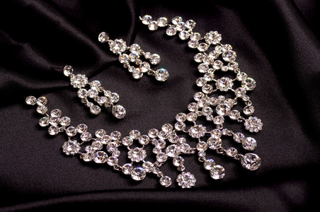 复古黄金与钻石的交融 通讯设备中的奢华背景